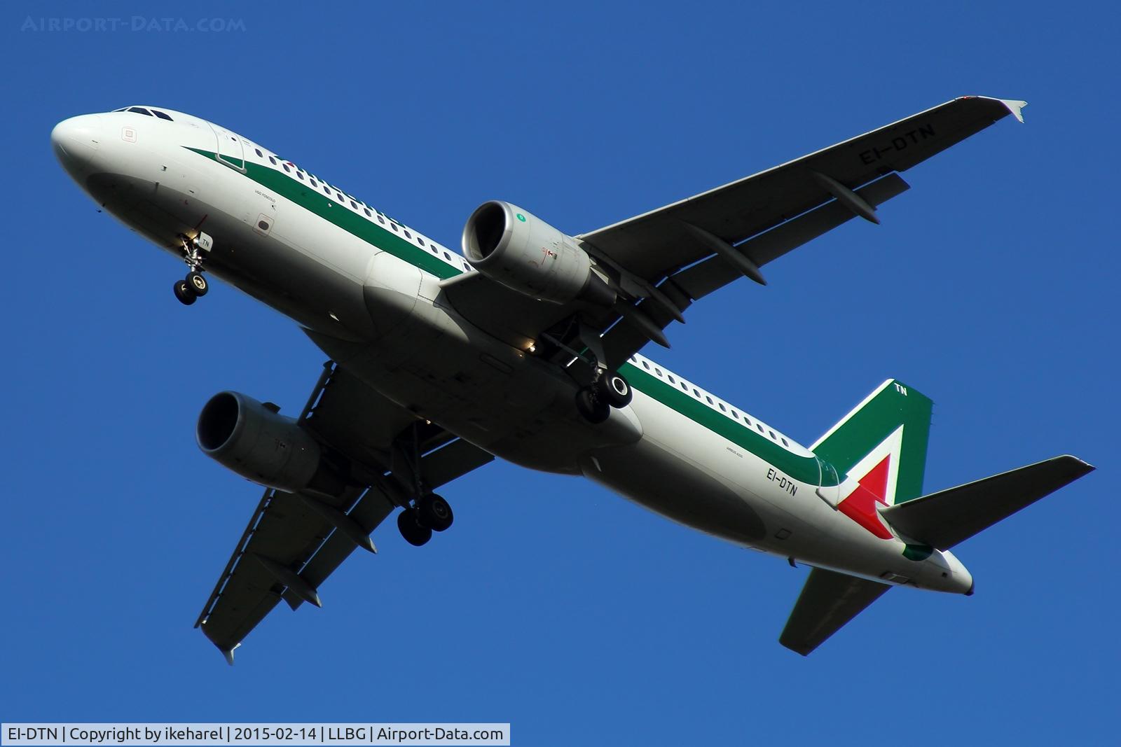 EI-DTN, 2009 Airbus A320-216 C/N 4143, Alitalia fly in from Rome, landing runway 30.