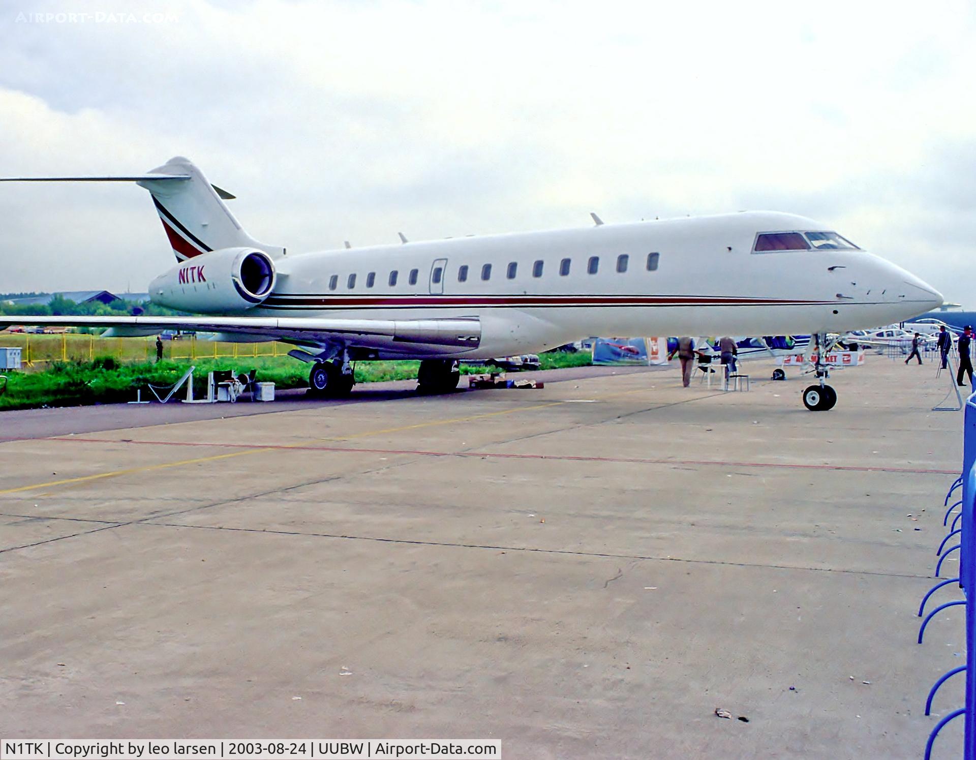 N1TK, 1997 Bombardier BD-700-1A10 Global Express C/N 9004, Zhukovsky Moscow 24.8.03