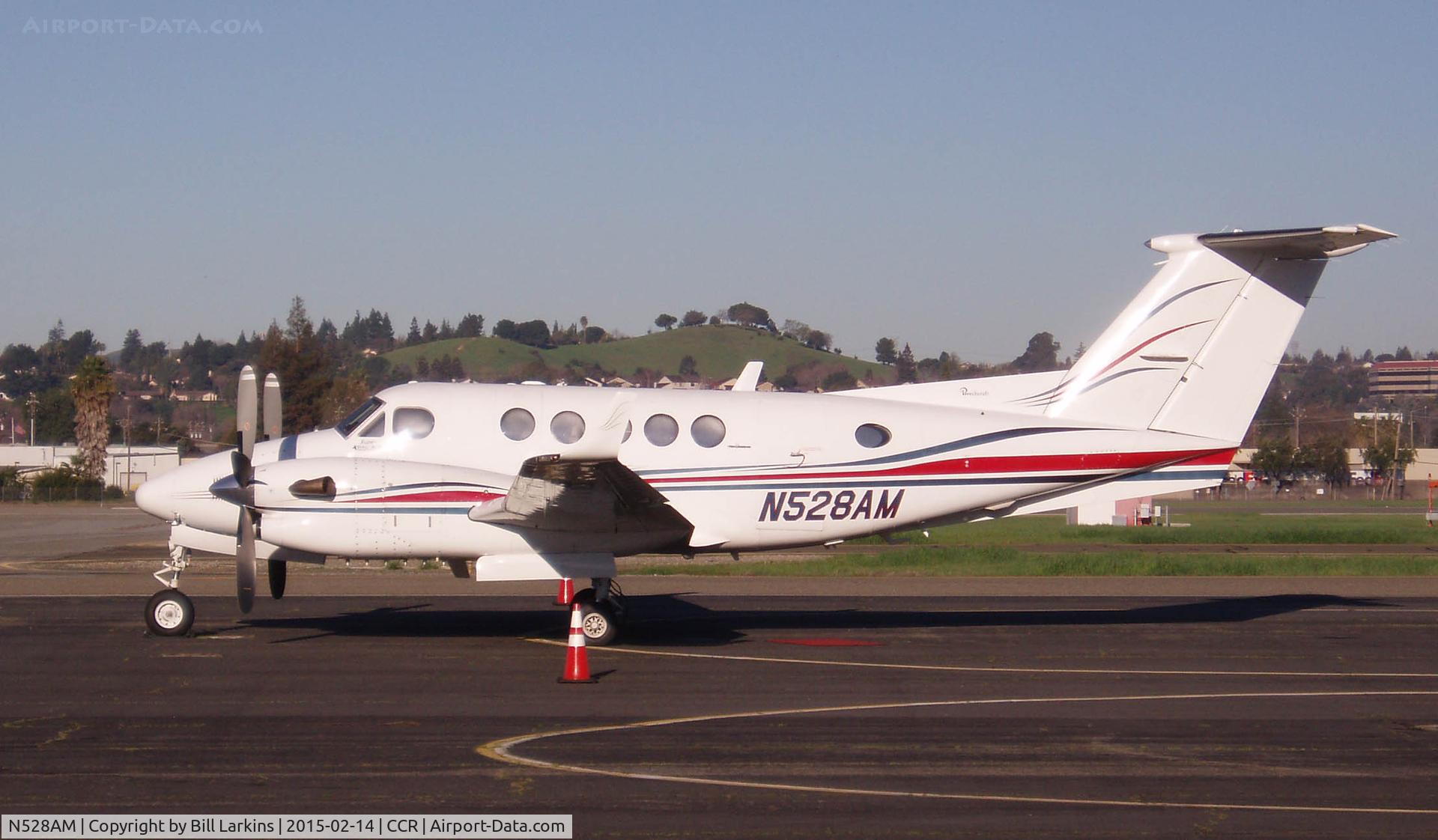 N528AM, 1985 Beech 300 Super King Air C/N FA-59, In the early morning sun.