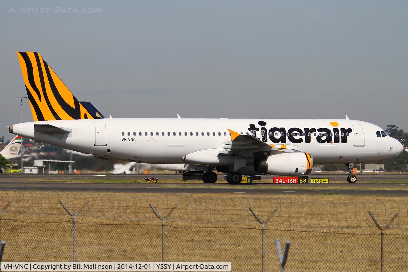 VH-VNC, 2007 Airbus A320-232 C/N 3275, taxiing from 34R