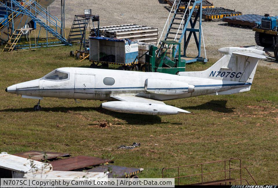 N707SC, Rockwell International Corp 695 C/N 95050, N707SC In Jose Maria Cordova airport.
