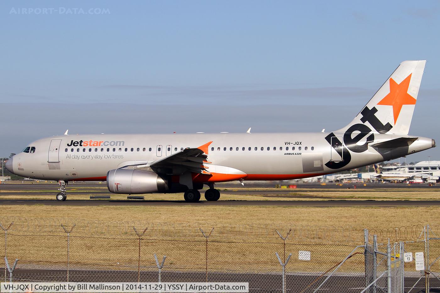 VH-JQX, 2004 Airbus A320-232 C/N 2197, taxiing to 34R