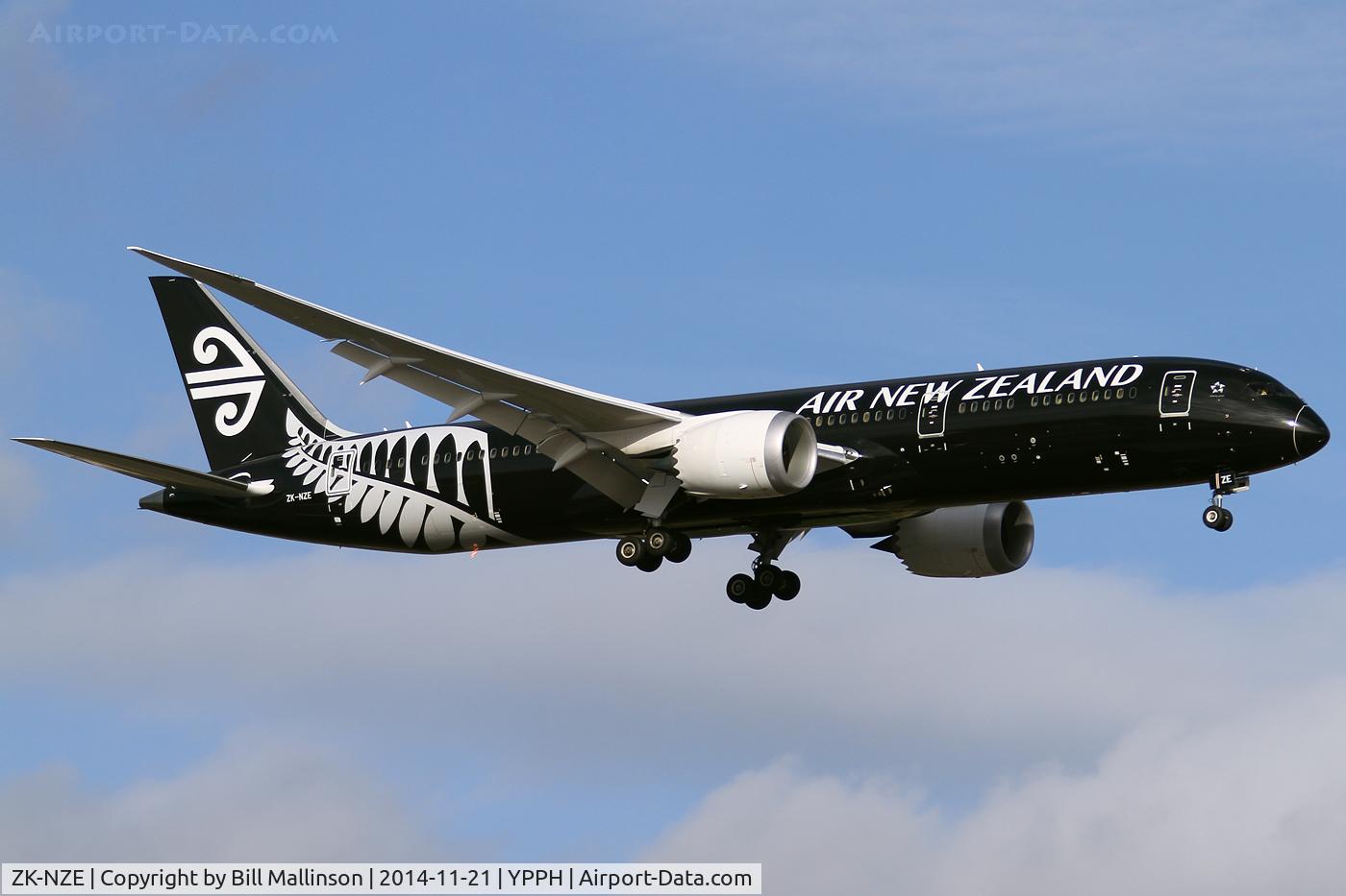 ZK-NZE, 2014 Boeing 787-9 Dreamliner C/N 34334, finals to 21