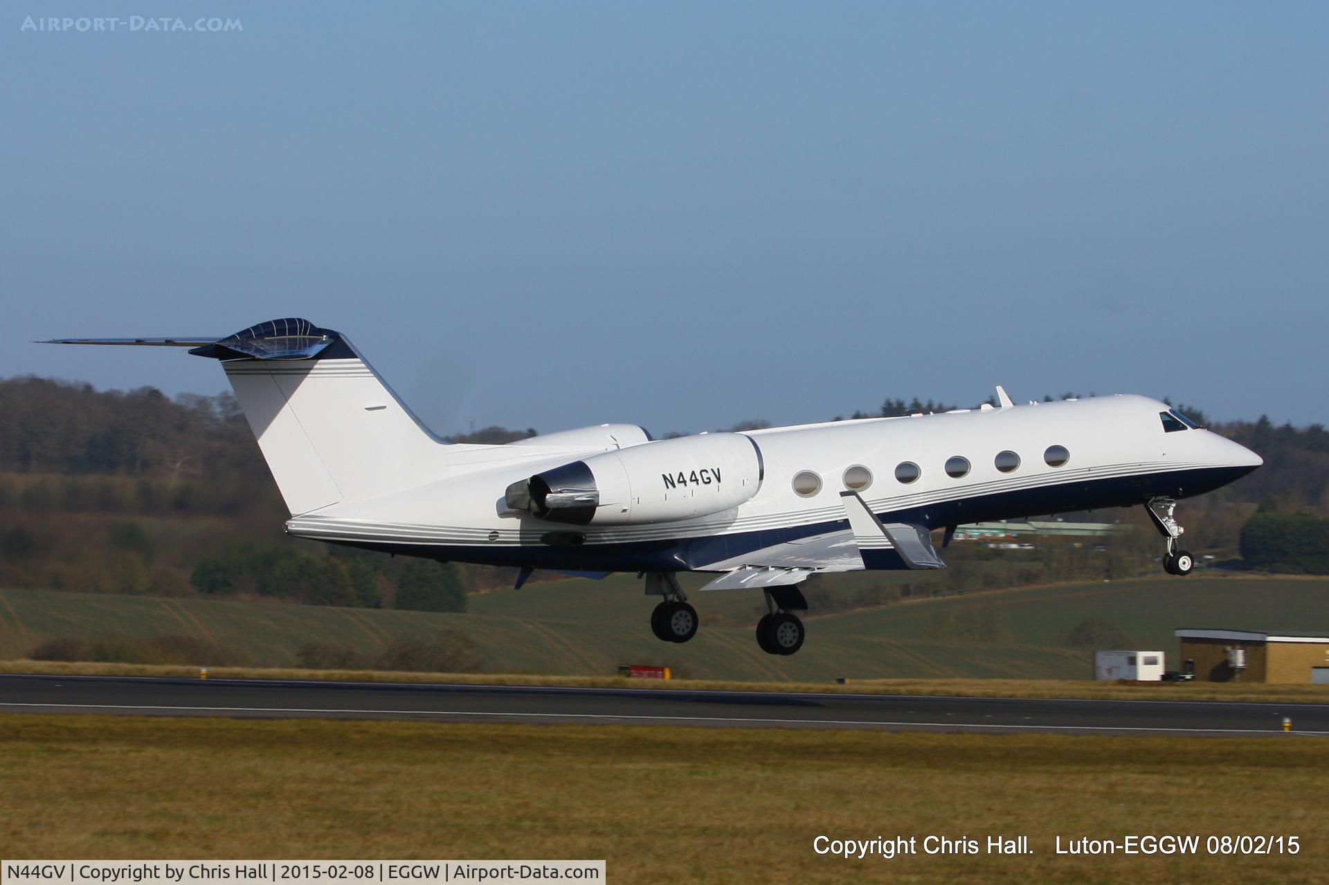 N44GV, 1997 Gulfstream Aerospace G-IV C/N 1305, departing from Luton