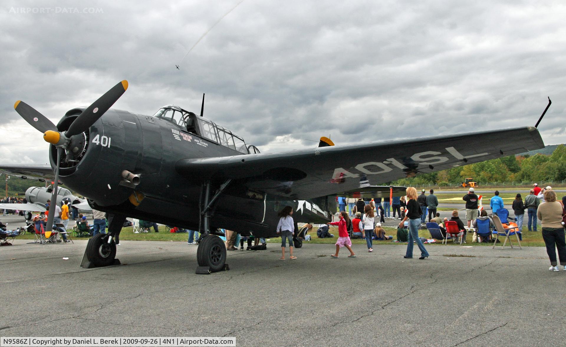 N9586Z, 1945 Grumman TBM-3E Avenger C/N 85886, This beautiful Avenger had many admirers at the 2009 Greenwood Lake Airshow.