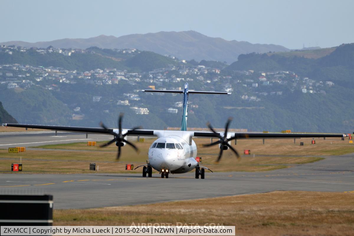 ZK-MCC, 2004 ATR 72-212A C/N 714, At Wellington