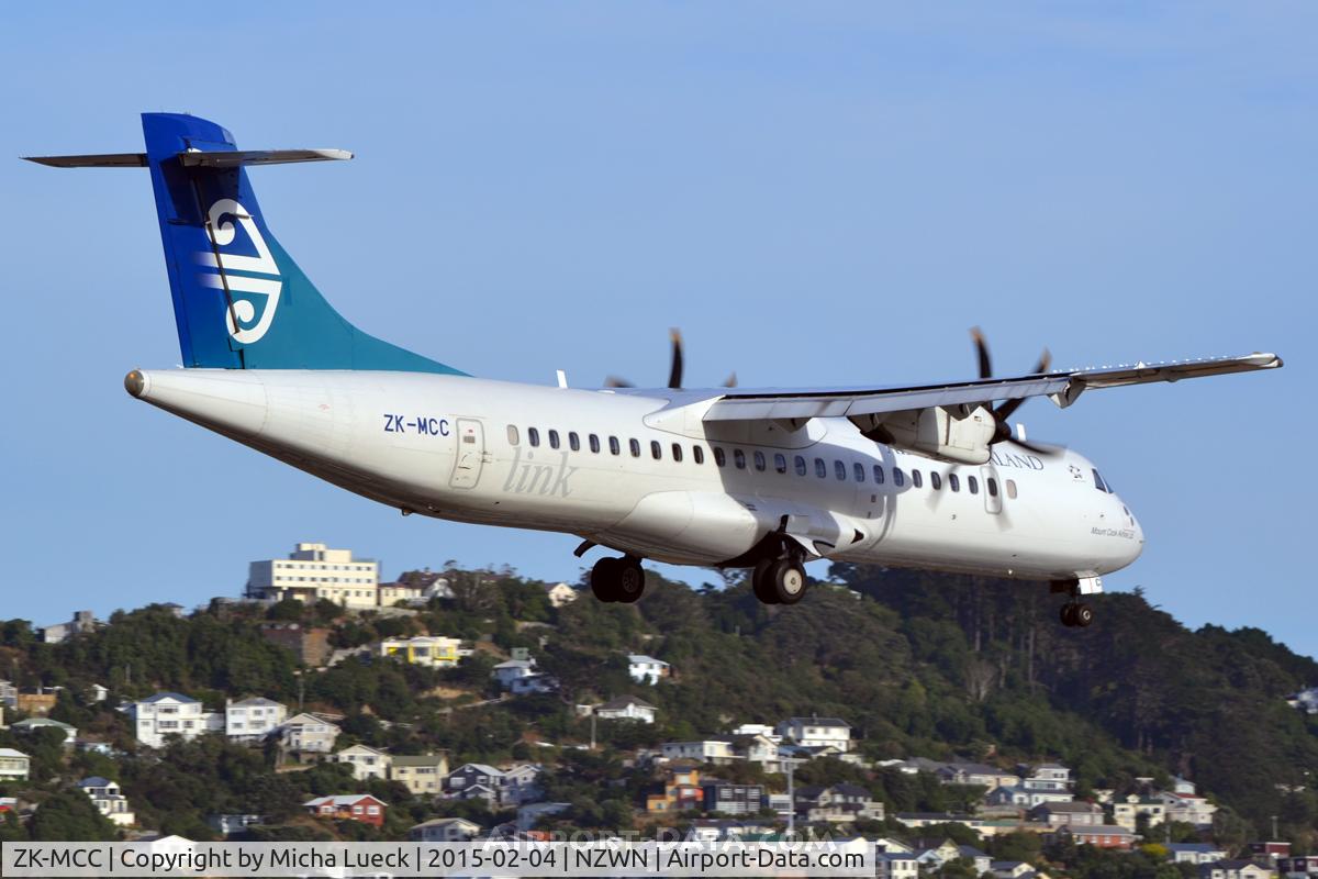 ZK-MCC, 2004 ATR 72-212A C/N 714, At Wellington