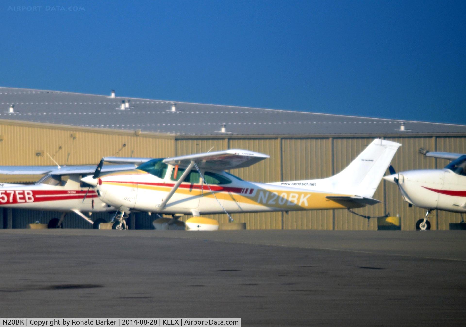 N20BK, 1978 Cessna 182Q Skylane C/N 18266347, Lexington