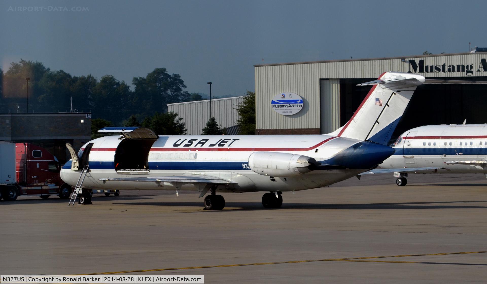N327US, Douglas DC-9-33F C/N 47414, Lexington