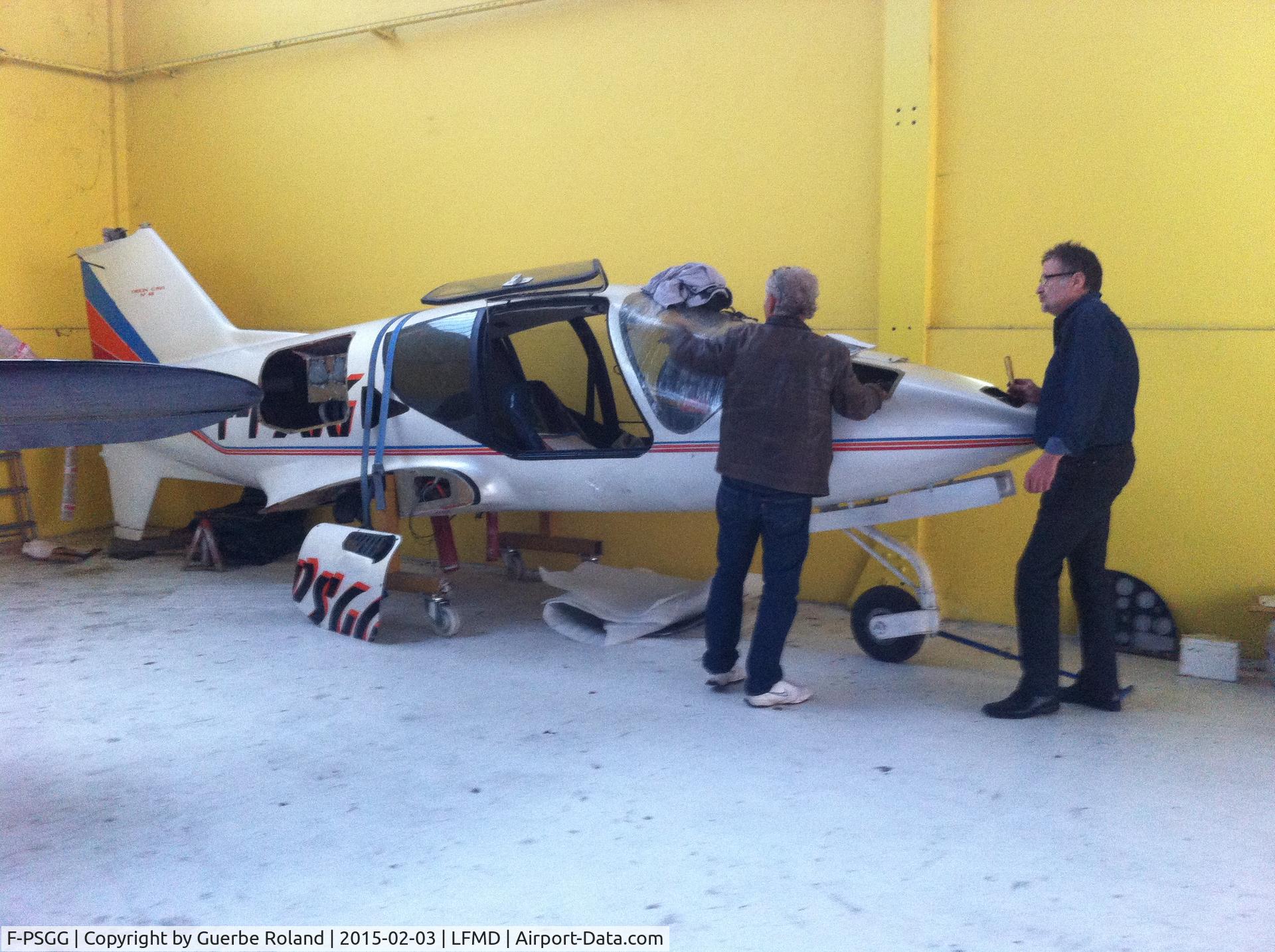 F-PSGG, Grinvald G.801 Orion C/N 48, EN COURS DE MODIFICATION A CANNES HANGAR RSA
ELECTRICITE ET TABLEAU DE BORD
ROLAND GUERBE