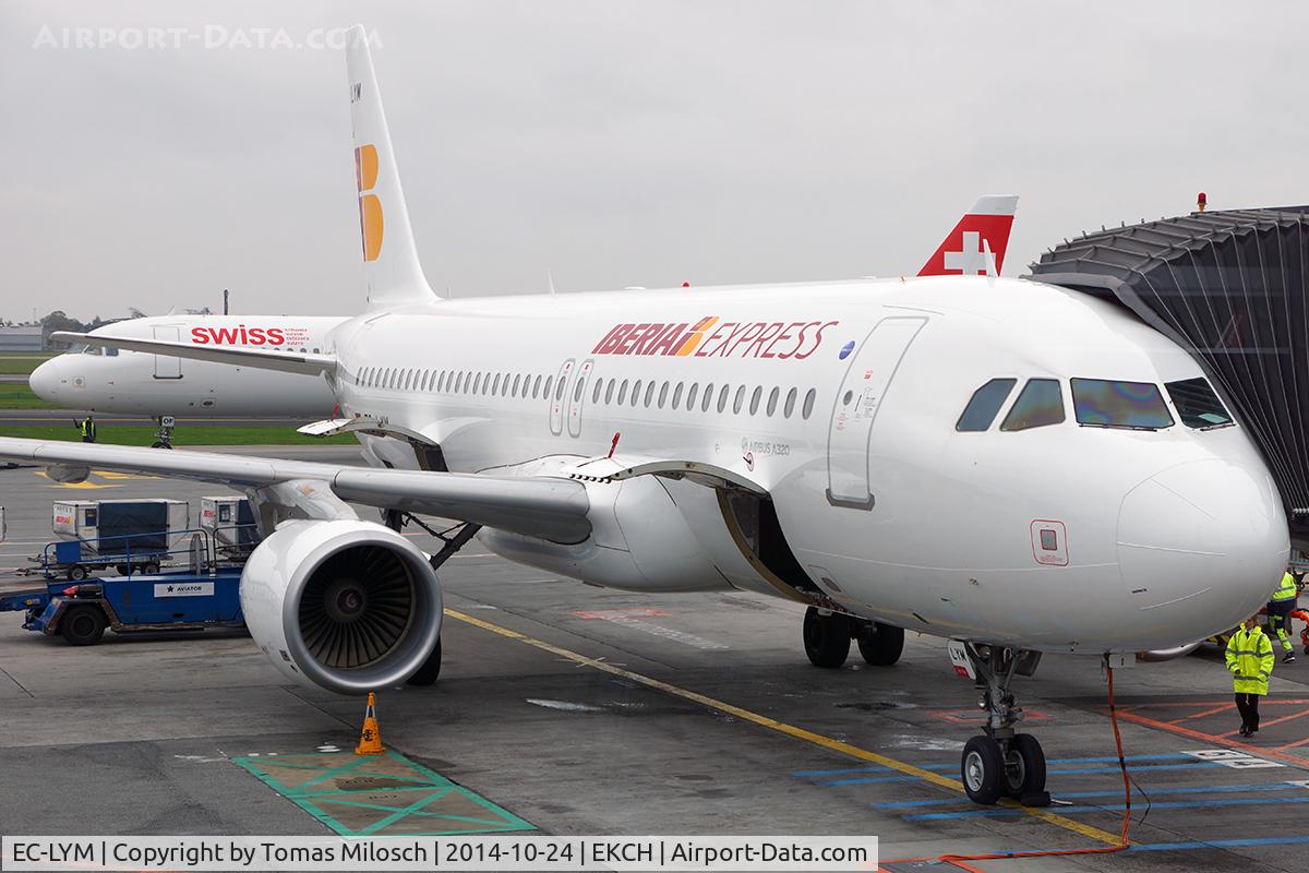 EC-LYM, 2013 Airbus A320-216 C/N 5815, 