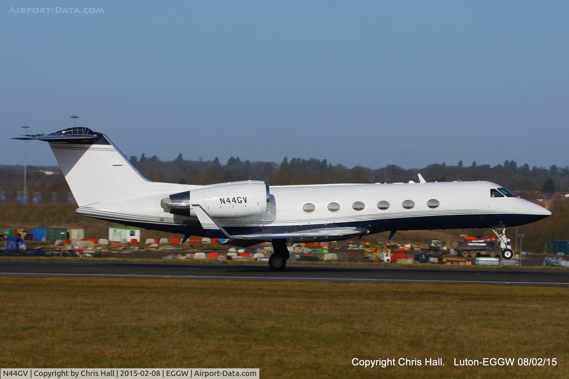 N44GV, 1997 Gulfstream Aerospace G-IV C/N 1305, departing from Luton
