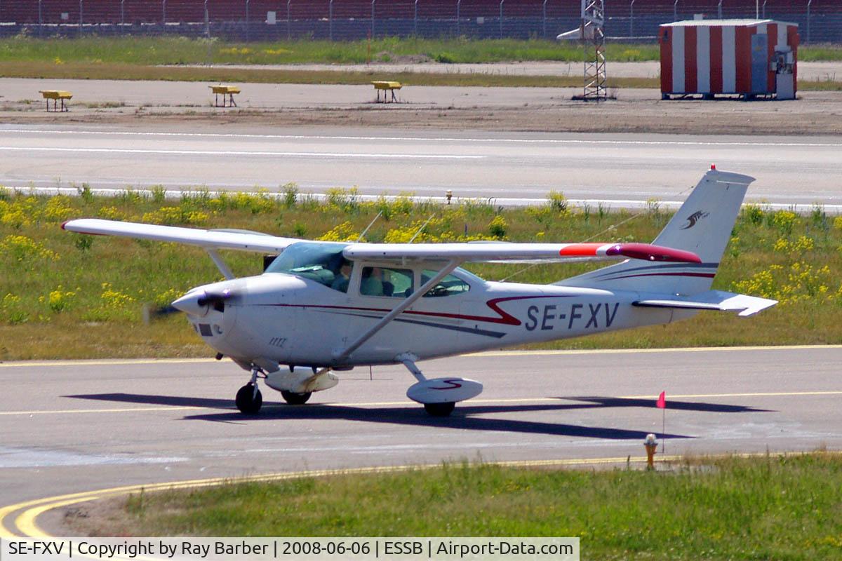 SE-FXV, 1972 Cessna 182P Skylane Skylane C/N 18261259, Cessna 182P Skylane [182-61259] Stockholm-Bromma~SE 06/06/2008