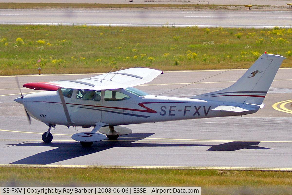 SE-FXV, 1972 Cessna 182P Skylane Skylane C/N 18261259, Cessna 182P Skylane [182-61259] Stockholm-Bromma~SE 06/06/2008