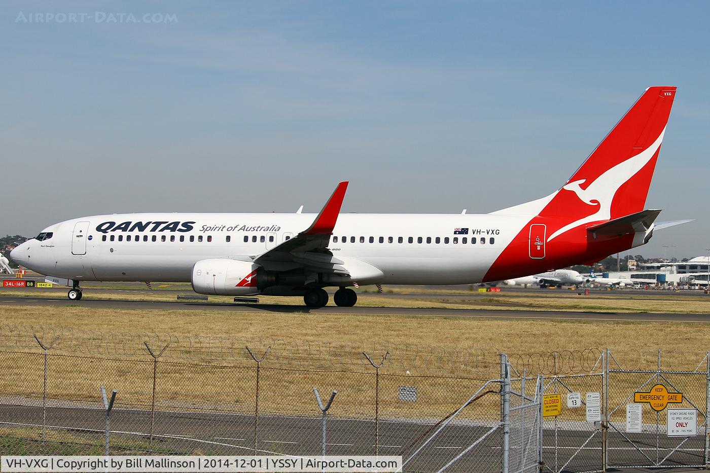VH-VXG, 2001 Boeing 737-838 C/N 30901, taxiing to 34R