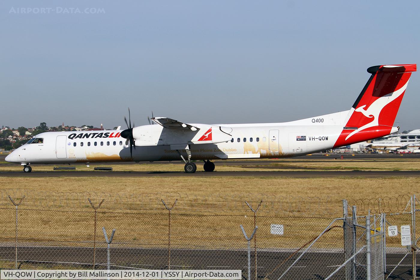 VH-QOW, 2009 De Havilland Canada DHC-8-402Q Dash 8 C/N 4285, taxiing to 34R