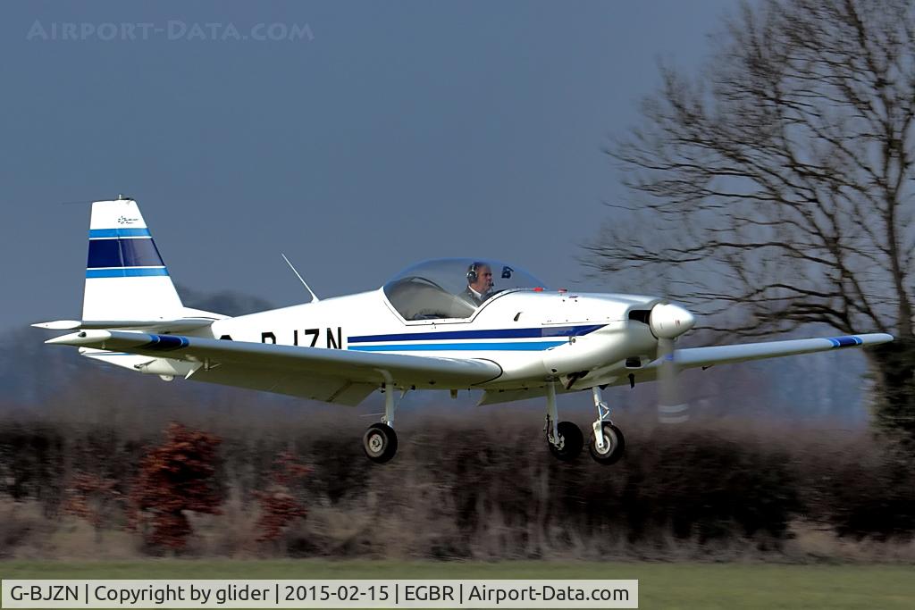 G-BJZN, 1982 Slingsby T-67A Firefly C/N 1997, landing on RWY 10