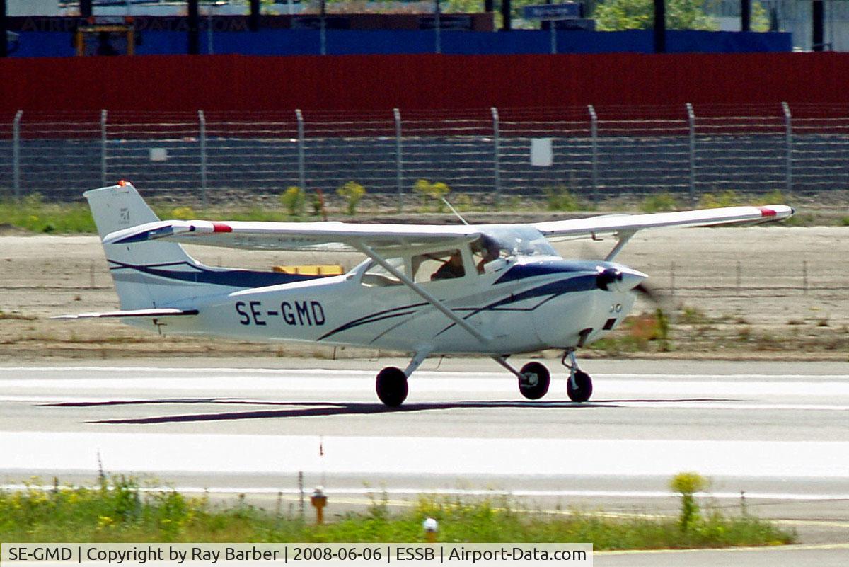SE-GMD, 1975 Cessna F172M Skyhawk C/N F17201430, R/Cessna F.172M Skyhawk [1430] Stockholm-Bromma~SE 06/06/2008