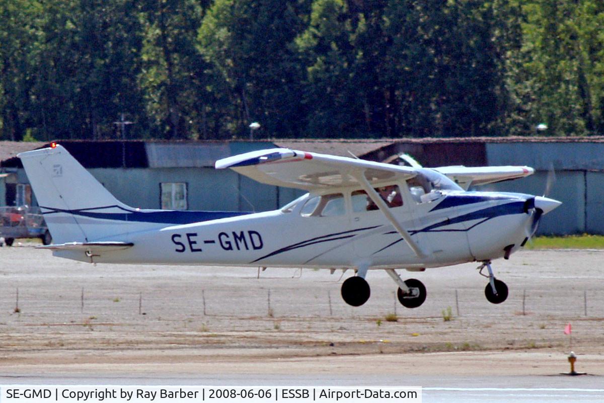 SE-GMD, 1975 Cessna F172M Skyhawk C/N F17201430, R/Cessna F.172M Skyhawk [1430] Stockholm-Bromma~SE 06/06/2008