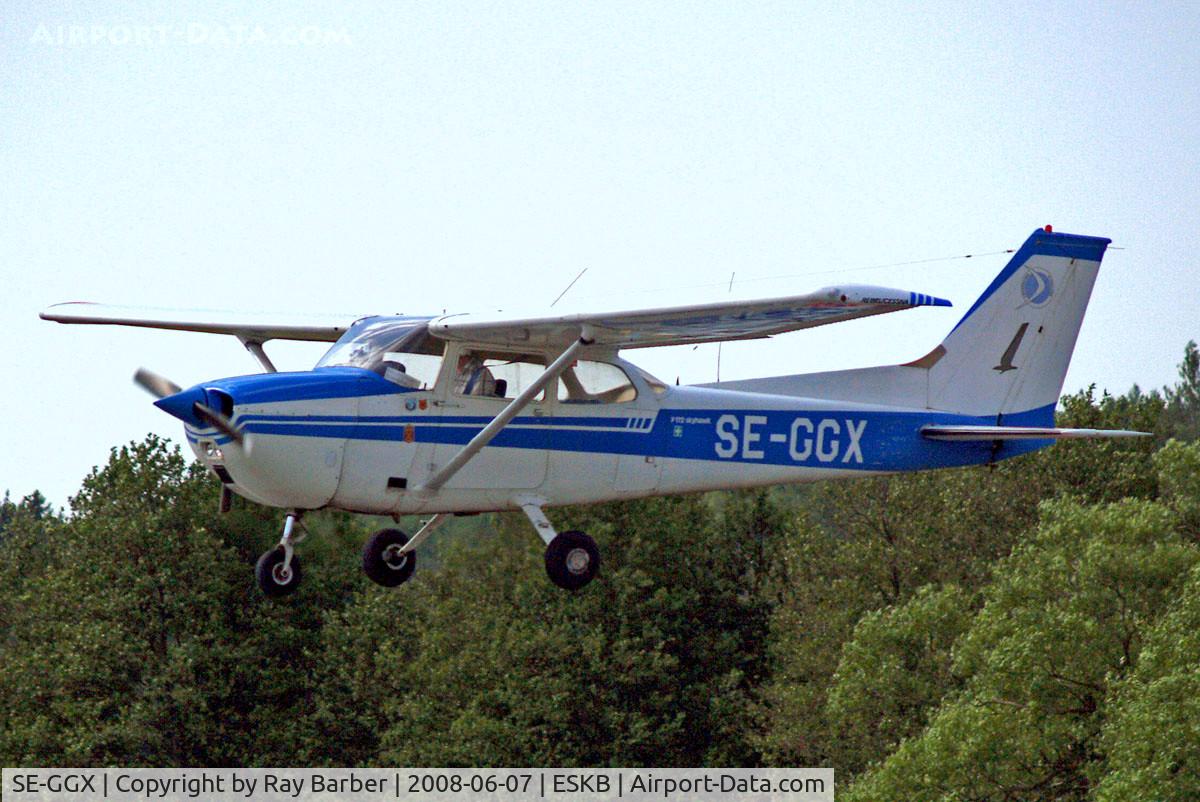 SE-GGX, 1975 Reims F172M Skyhawk C/N 1326, R/Cessna F.172M Skyhawk [1326] Stockholm-Barkarby~SE 07/06/2008