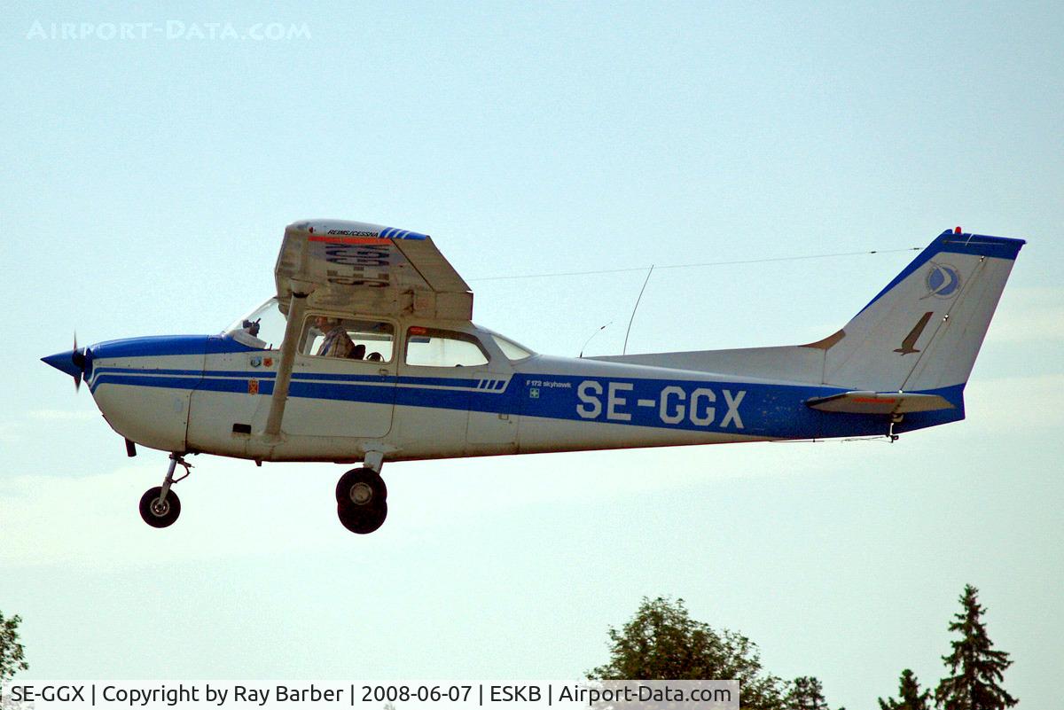 SE-GGX, 1975 Reims F172M Skyhawk C/N 1326, R/Cessna F.172M Skyhawk [1326] Stockholm-Barkarby~SE 07/06/2008