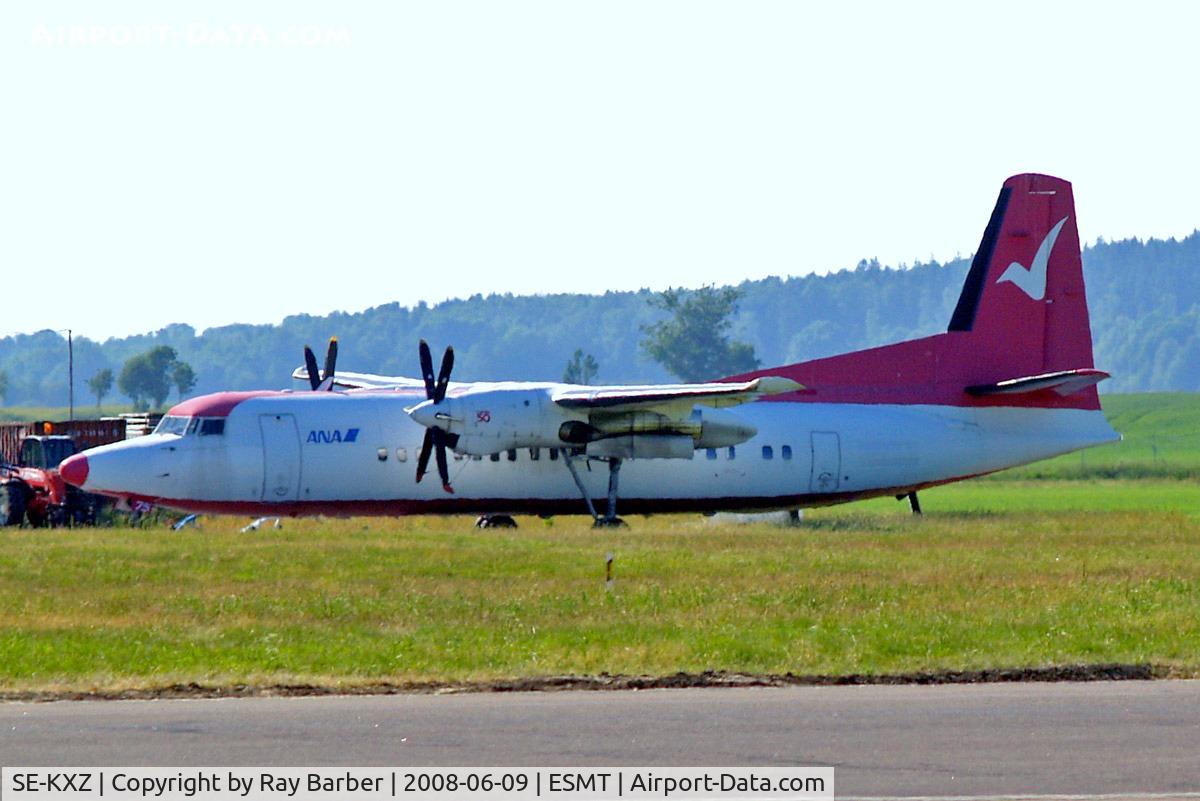 SE-KXZ, 1990 Fokker 50 C/N 20196, Fokker F-50 [20196] Halmstad~SE 09/06/2008 Unmarked apart from 75 on nose wheel door of former id of JA8875 of ANA. Awaiting delivery to Fokker as PH-LMS.