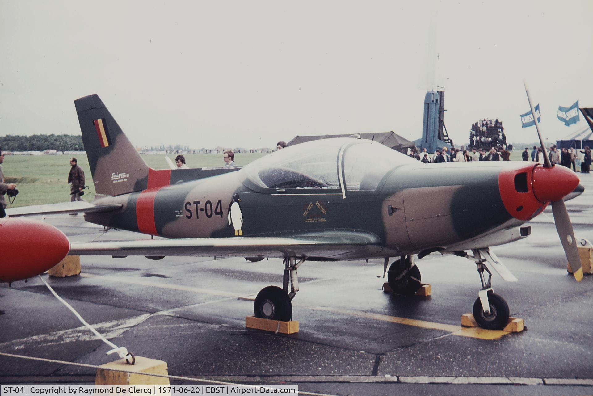 ST-04, SIAI-Marchetti SF-260MB C/N 10-04, BAF Brustem airshow 1971.