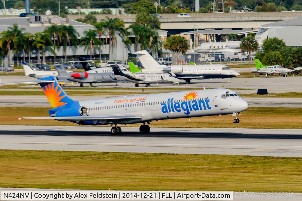 N424NV, 1986 McDonnell Douglas MD-83 (DC-9-83) C/N 49421, Ft. Lauderdale