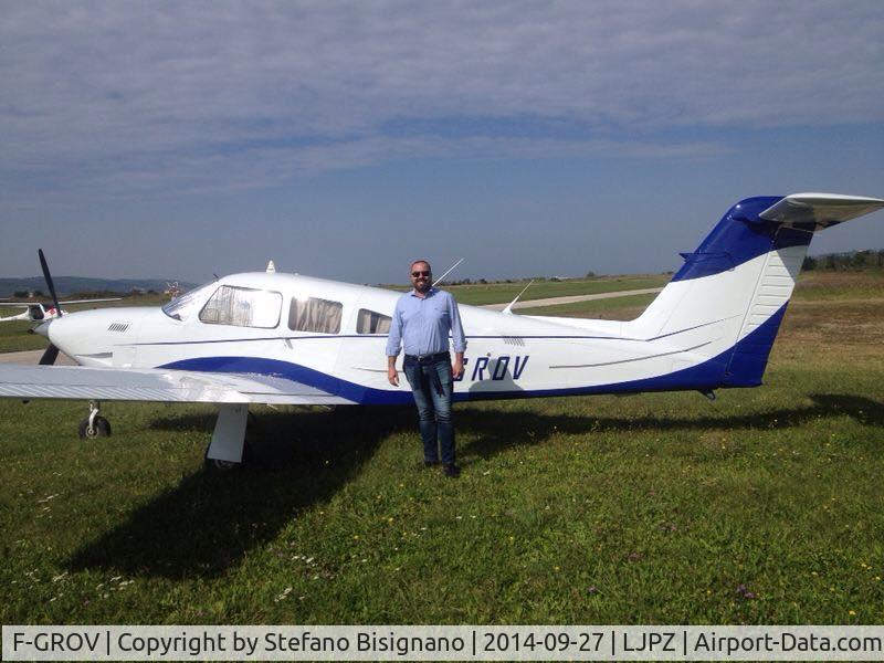 F-GROV, Piper PA-28RT-201T Arrow IV C/N 28R8131009, new livery, in LJPZ september 2014