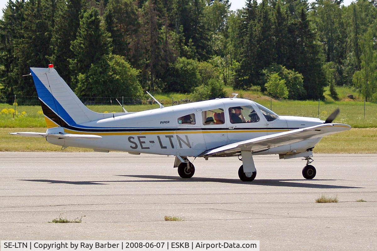 SE-LTN, Piper PA-28R-201 Cherokee Arrow III C/N 28R-7837229, Piper PA-28R-201 Arrow III [28R-7837229] Stockholm-Barkarby~SE 07/06/2008