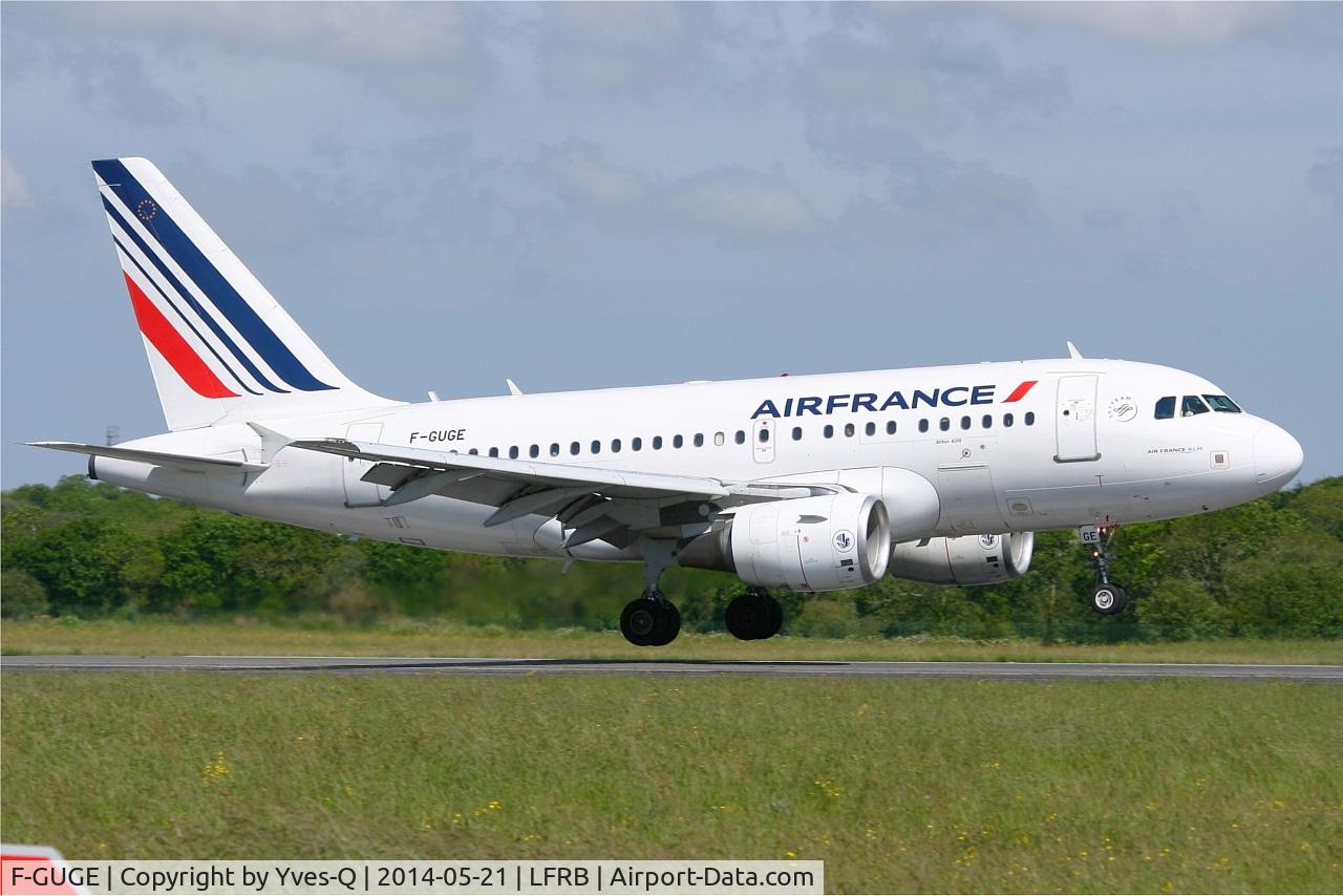 F-GUGE, 2003 Airbus A318-111 C/N 2100, Airbus A318-111, On final rwy 07R, Brest-Bretagne Airport (LFRB-BES)