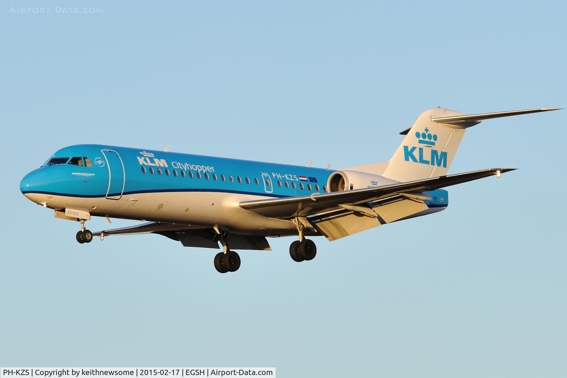 PH-KZS, 1995 Fokker F70 (F-28-0070) C/N 11540, With 'Dolphin' colour scheme.