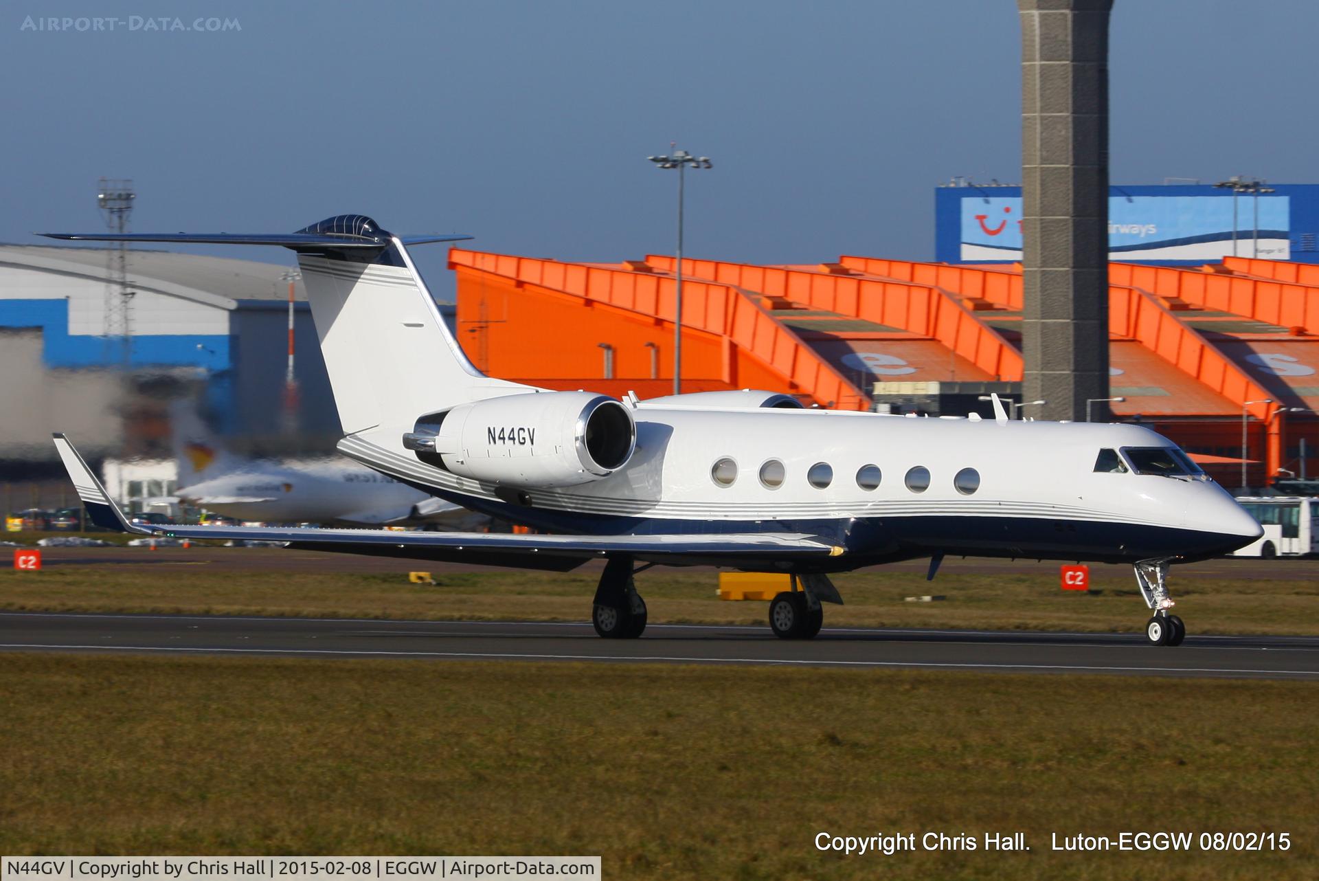 N44GV, 1997 Gulfstream Aerospace G-IV C/N 1305, departing from Luton