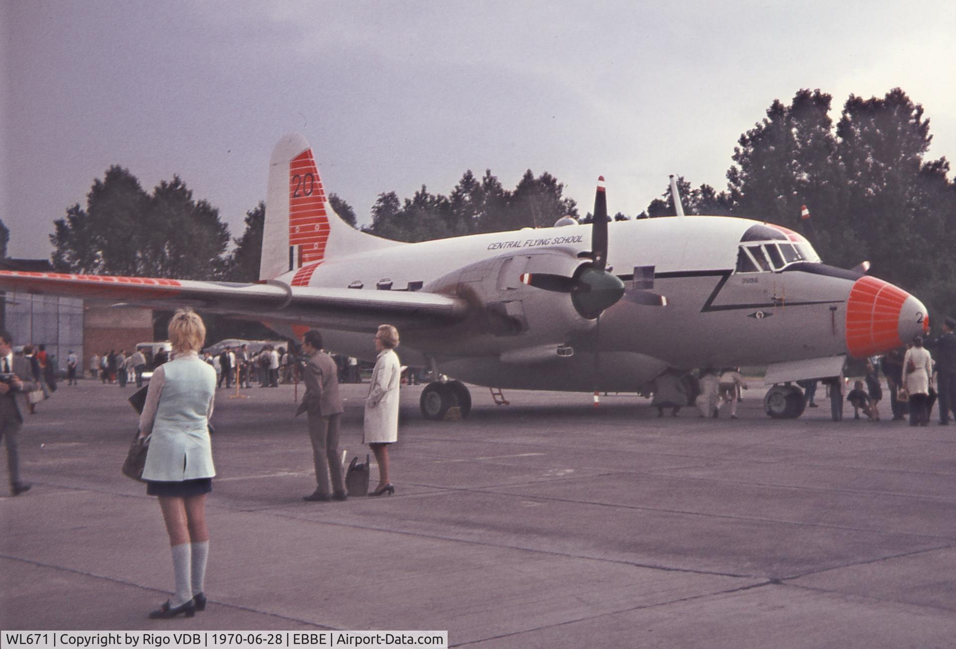 WL671, Vickers Varsity T.1 C/N Not found WL671, BAF meeting at Beauvechain 1970.
