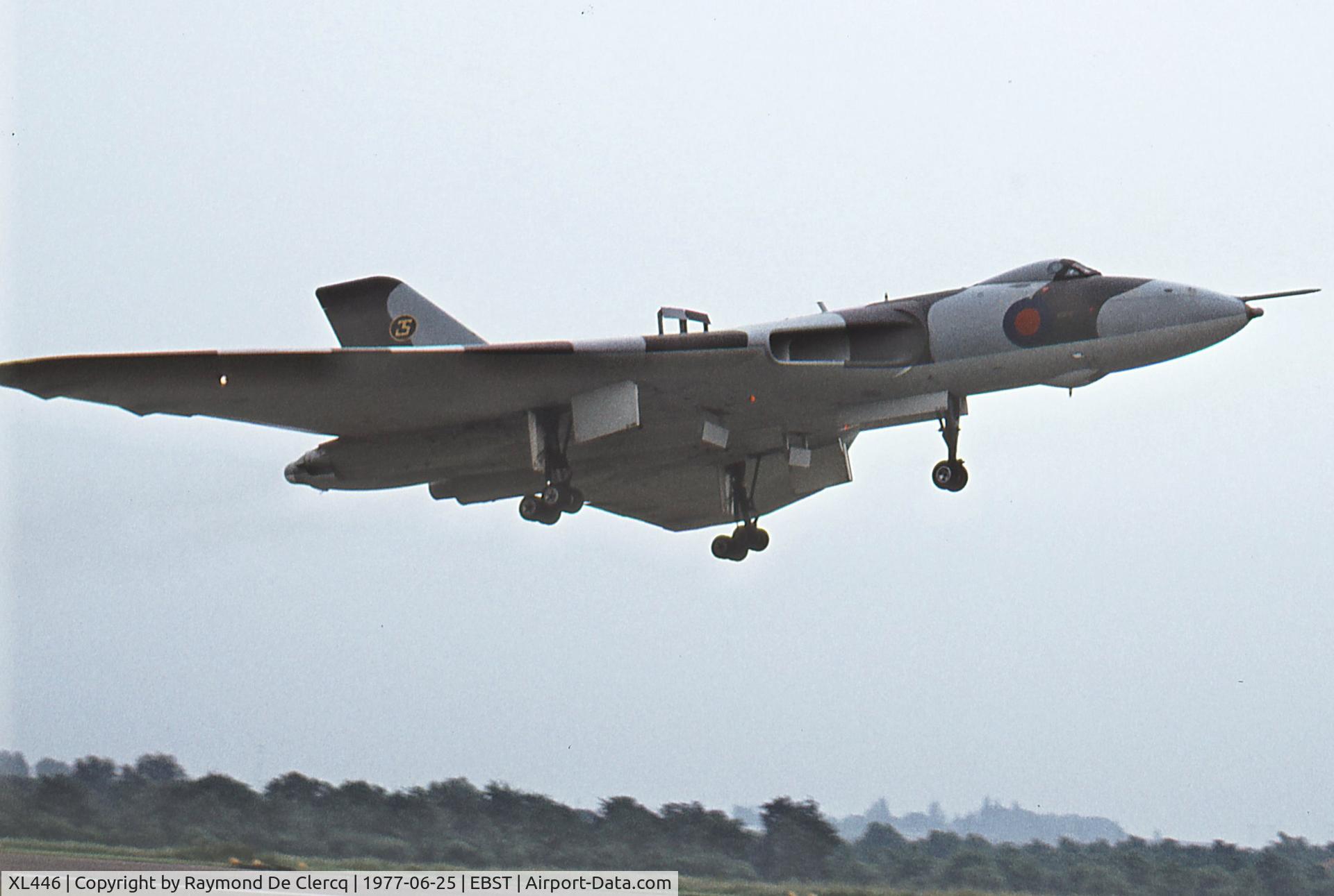 XL446, 1962 Avro Vulcan B.2 C/N Set 49, Landing at BAF Brustem airshow in 1977.