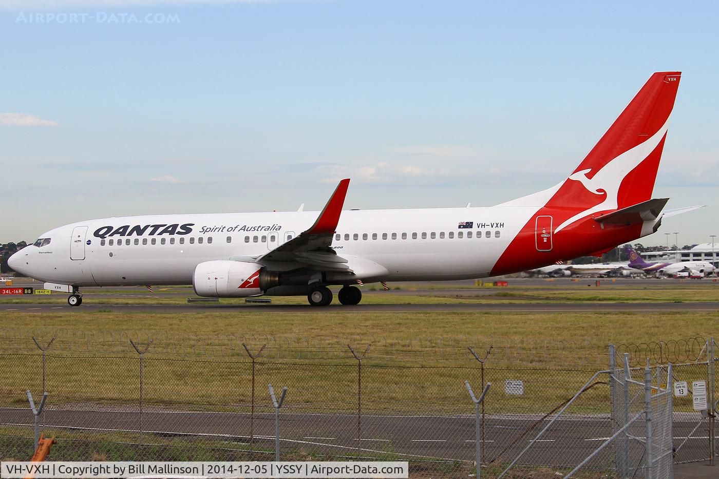 VH-VXH, 2002 Boeing 737-838 C/N 33478, taxiing to 34R