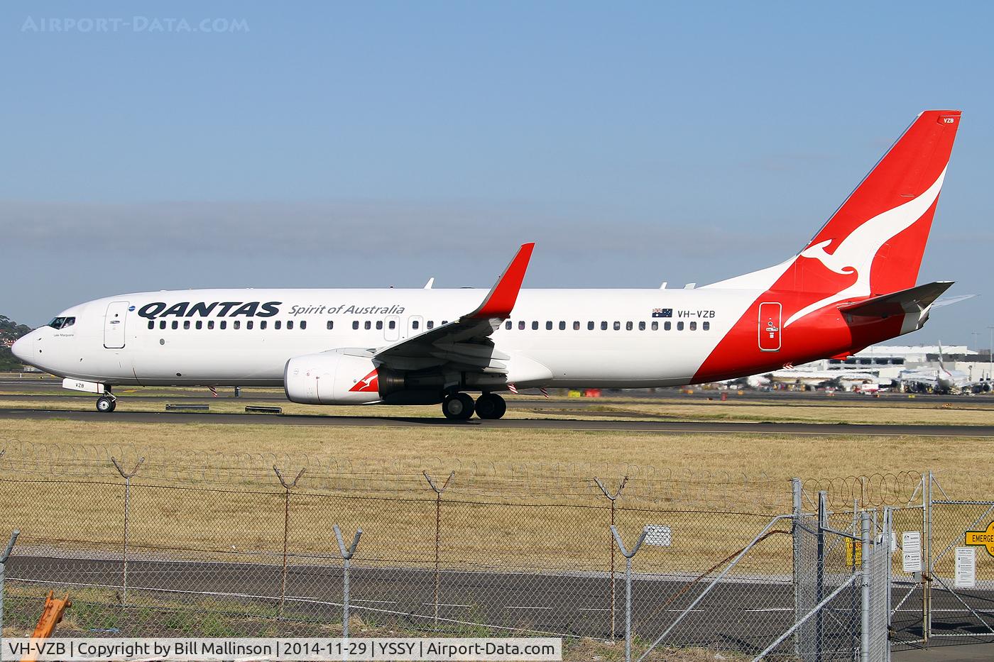 VH-VZB, 2008 Boeing 737-838 C/N 34196, taxiing to 34R