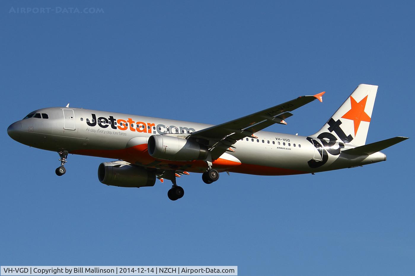 VH-VGD, Airbus A320-232 C/N 4527, FINALS TO 02