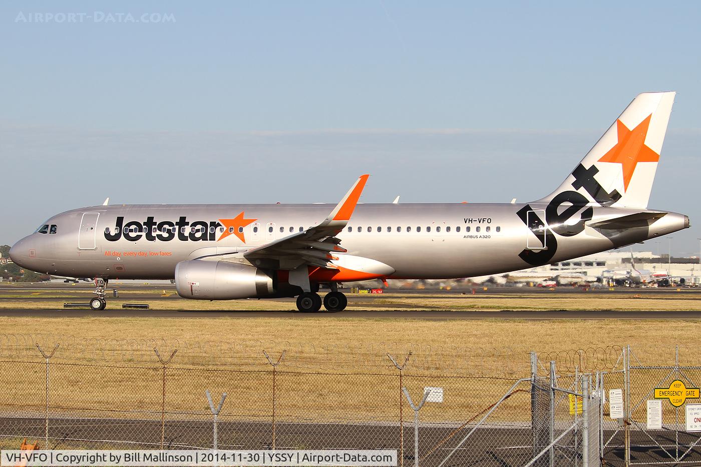VH-VFO, 2013 Airbus A320-232 C/N 5631, taxiing to 34R