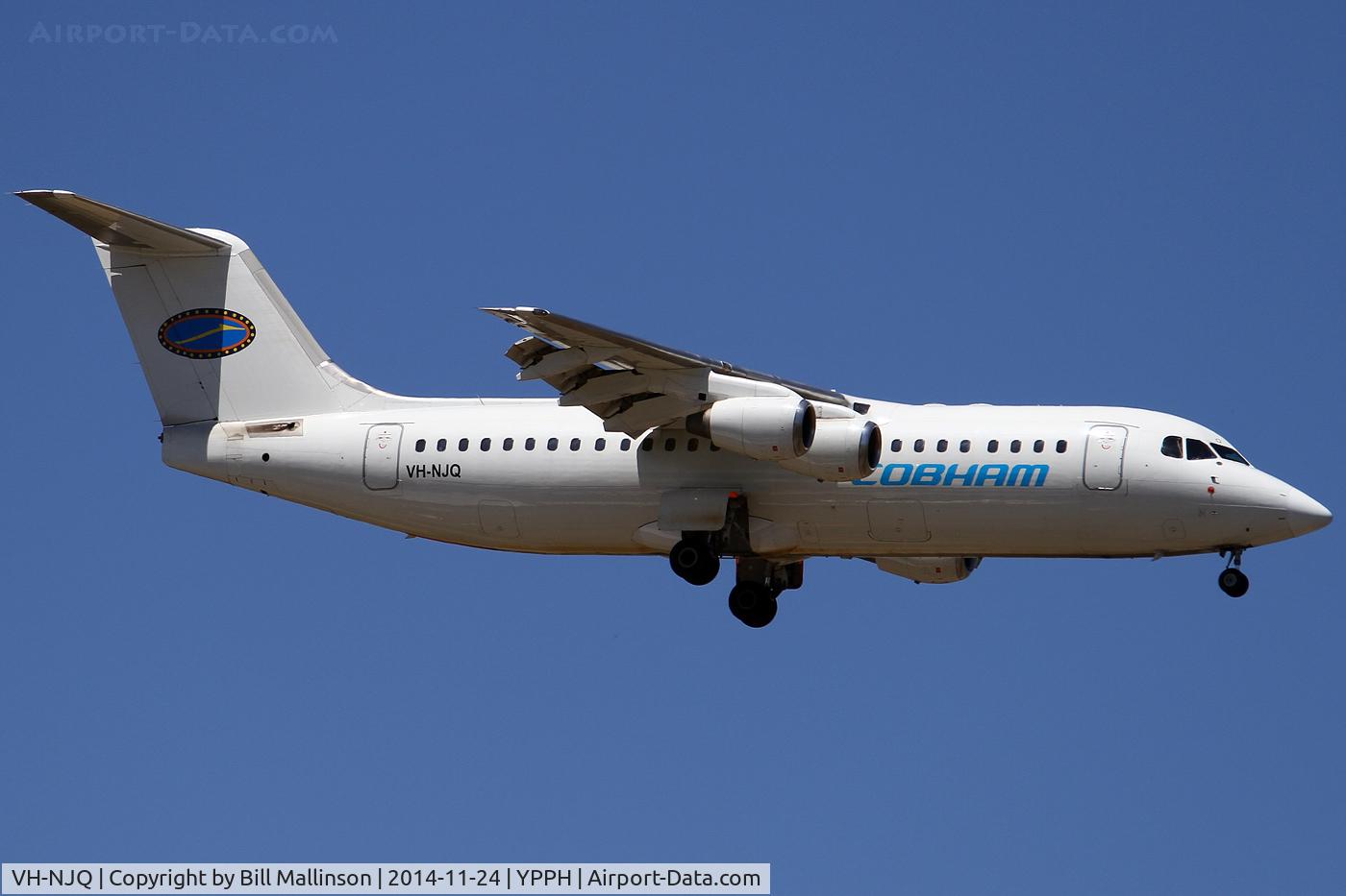 VH-NJQ, 1998 British Aerospace Avro 146-RJ100 C/N E3328, finals to 21