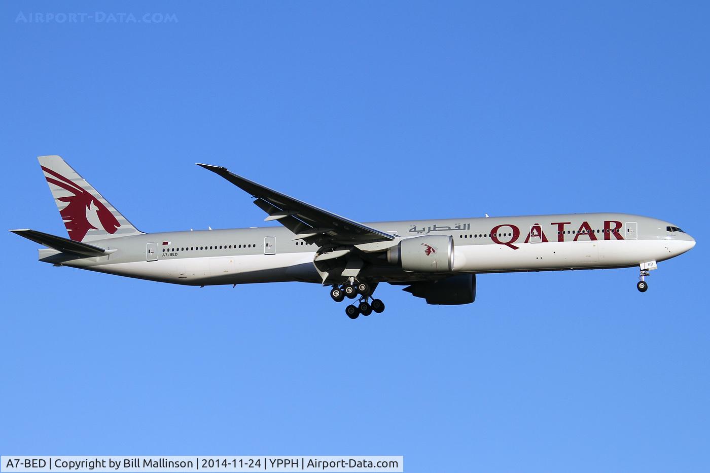 A7-BED, 2014 Boeing 777-3DZ/ER C/N 60330, finals to 21