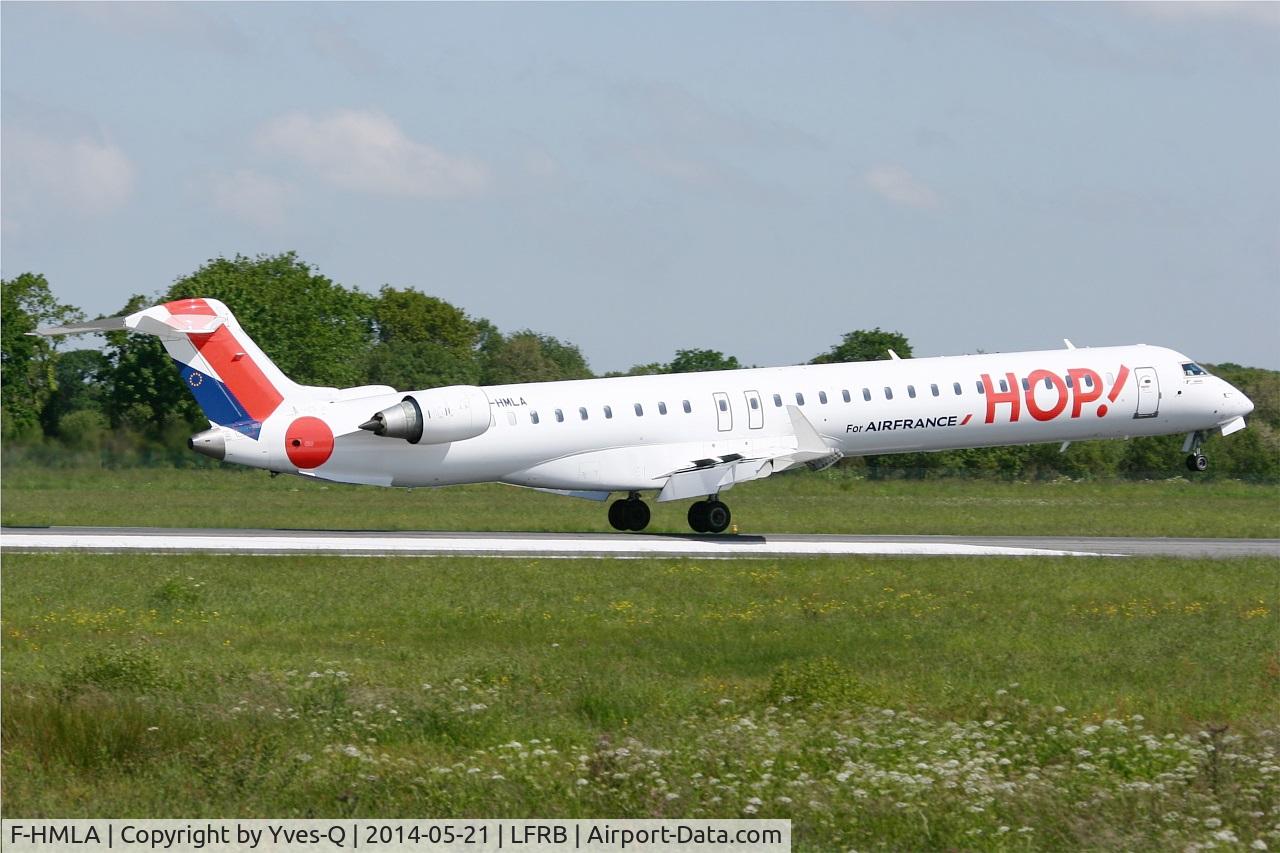 F-HMLA, 2010 Bombardier CRJ-1000EL NG (CL-600-2E25) C/N 19004, Canadair Regional Jet CRJ-1000, Landing rwy 07R, Brest-Bretagne Airport (LFRB-BES)