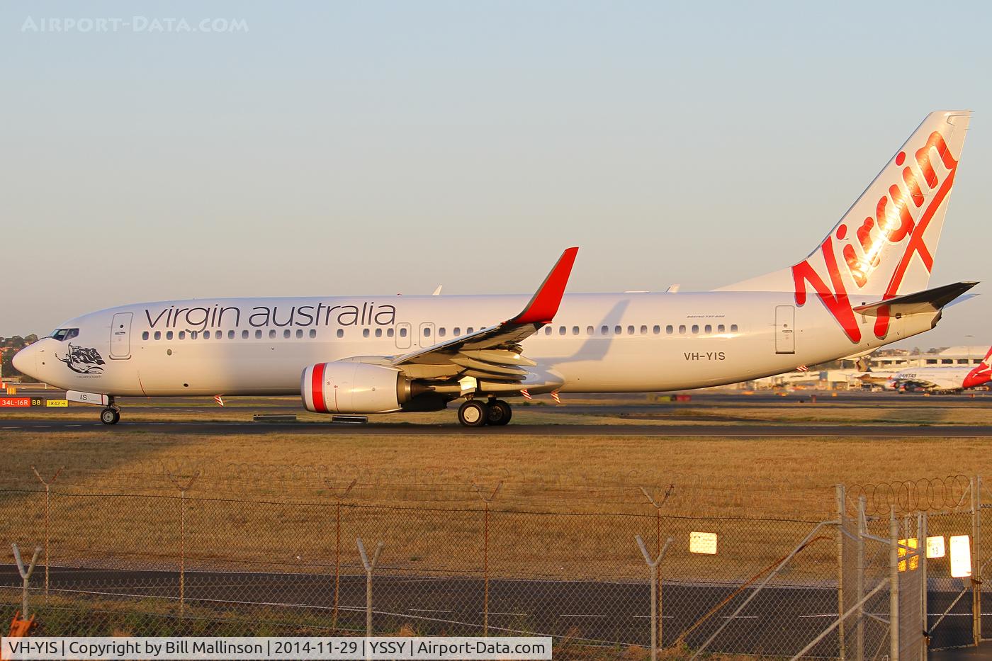 VH-YIS, 2012 Boeing 737-8FE C/N 39926, taxiing to 34R