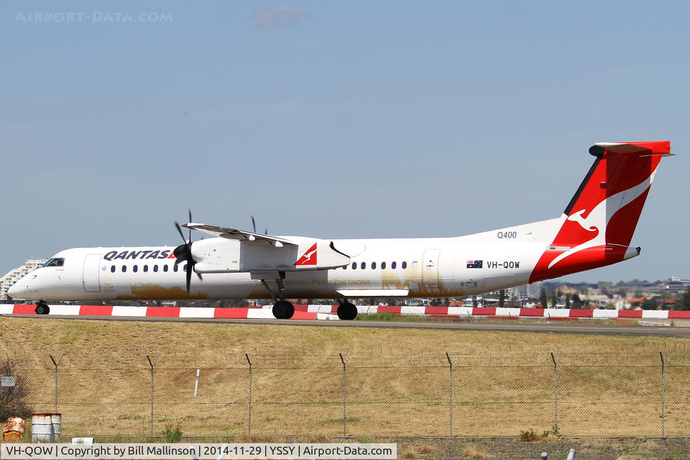 VH-QOW, 2009 De Havilland Canada DHC-8-402Q Dash 8 C/N 4285, taxiing for 34R