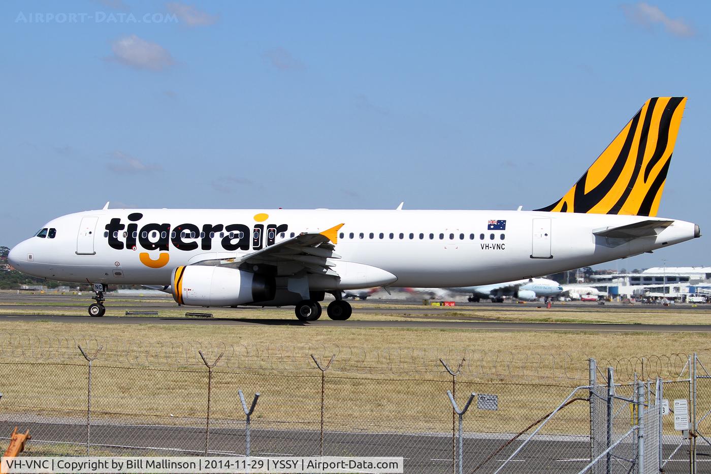 VH-VNC, 2007 Airbus A320-232 C/N 3275, taxiing to 34R