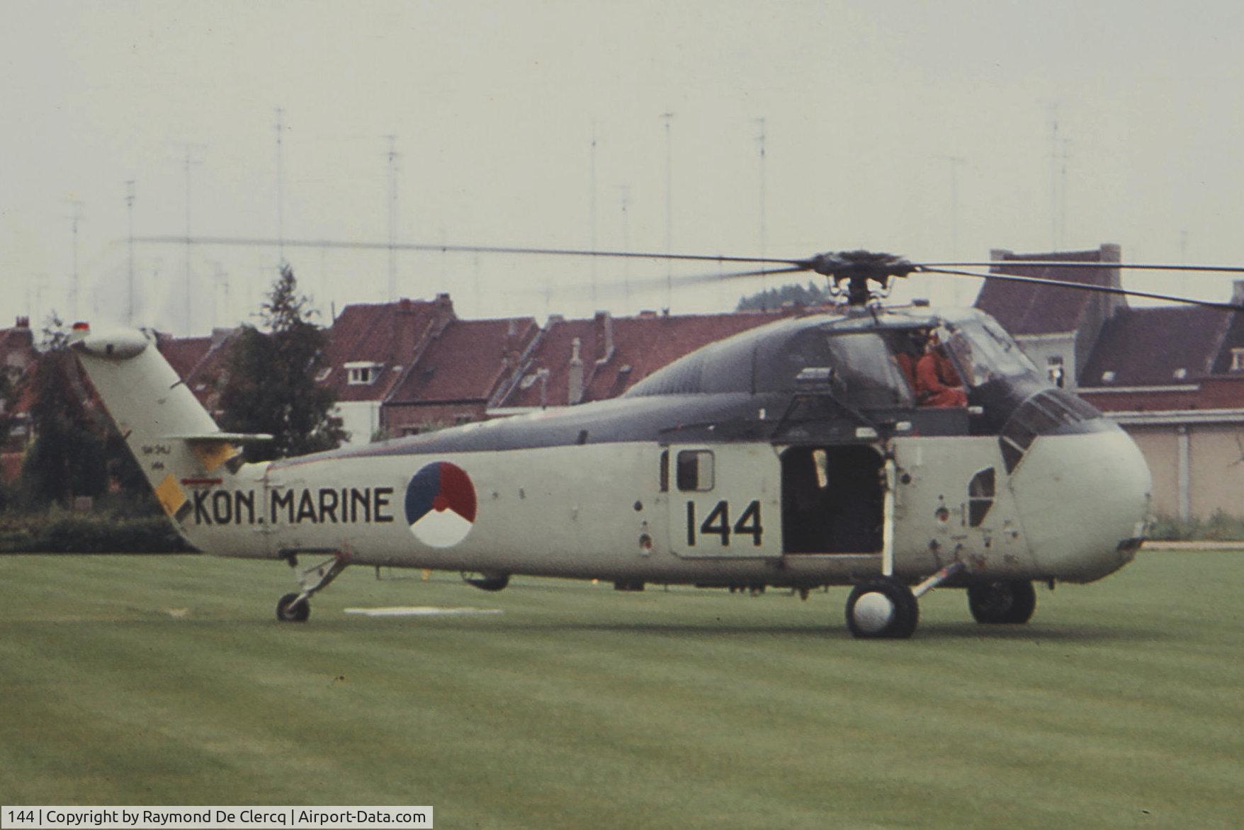 144, Sikorsky UH-34J Seabat C/N 58-1158, Seen on the Heli landing strip at the U.Z. Ghent (Hospital) for medical transport in the late 1960's.After wfu with the Royal Netherlands Navy, 144 returned to the USA as N59330.
U.Z. Ghent  Belgium.