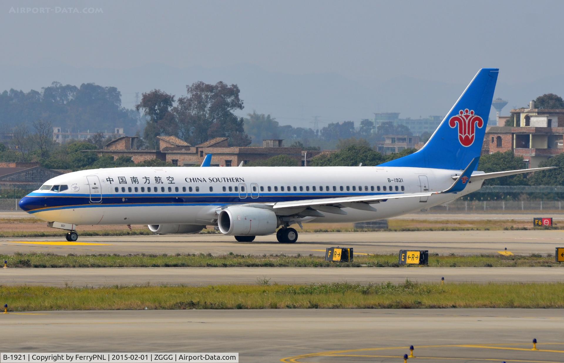 B-1921, 2014 Boeing 737-86N C/N 41245, China Southern B738 taxiing for departure.