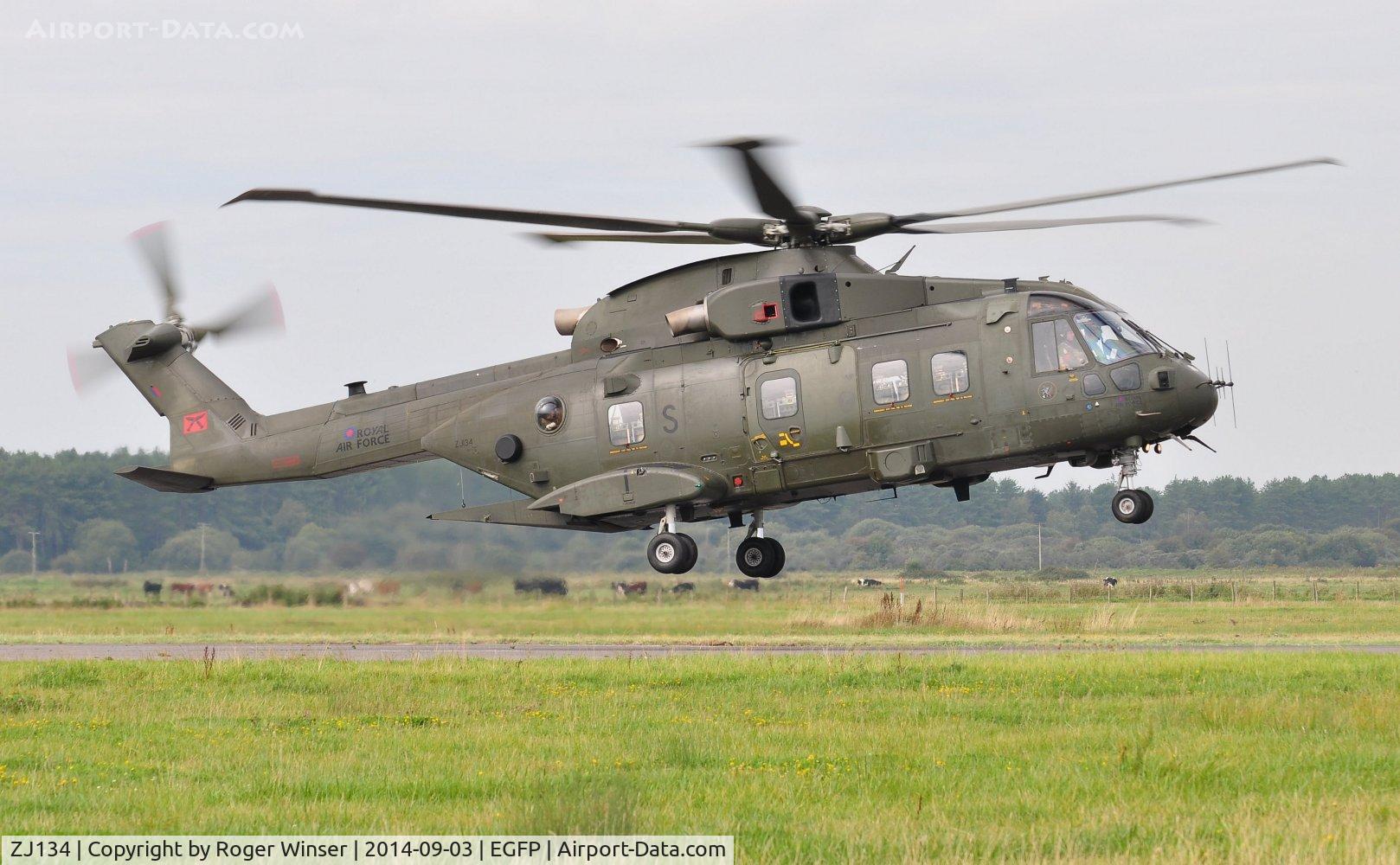 ZJ134, Westland Merlin HC.4 C/N 50183/RAF18, Visiting Merlin helicopter coded S of 28 Squadron RAF about to land at the airport.