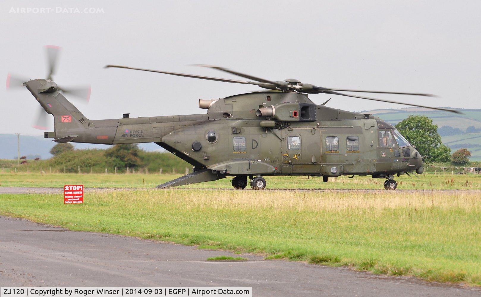 ZJ120, AgustaWestland EH-101 Merlin HC.4 C/N 50083/RAF04, Visiting Merlin helicopter coded D of 28 Squadron RAF.