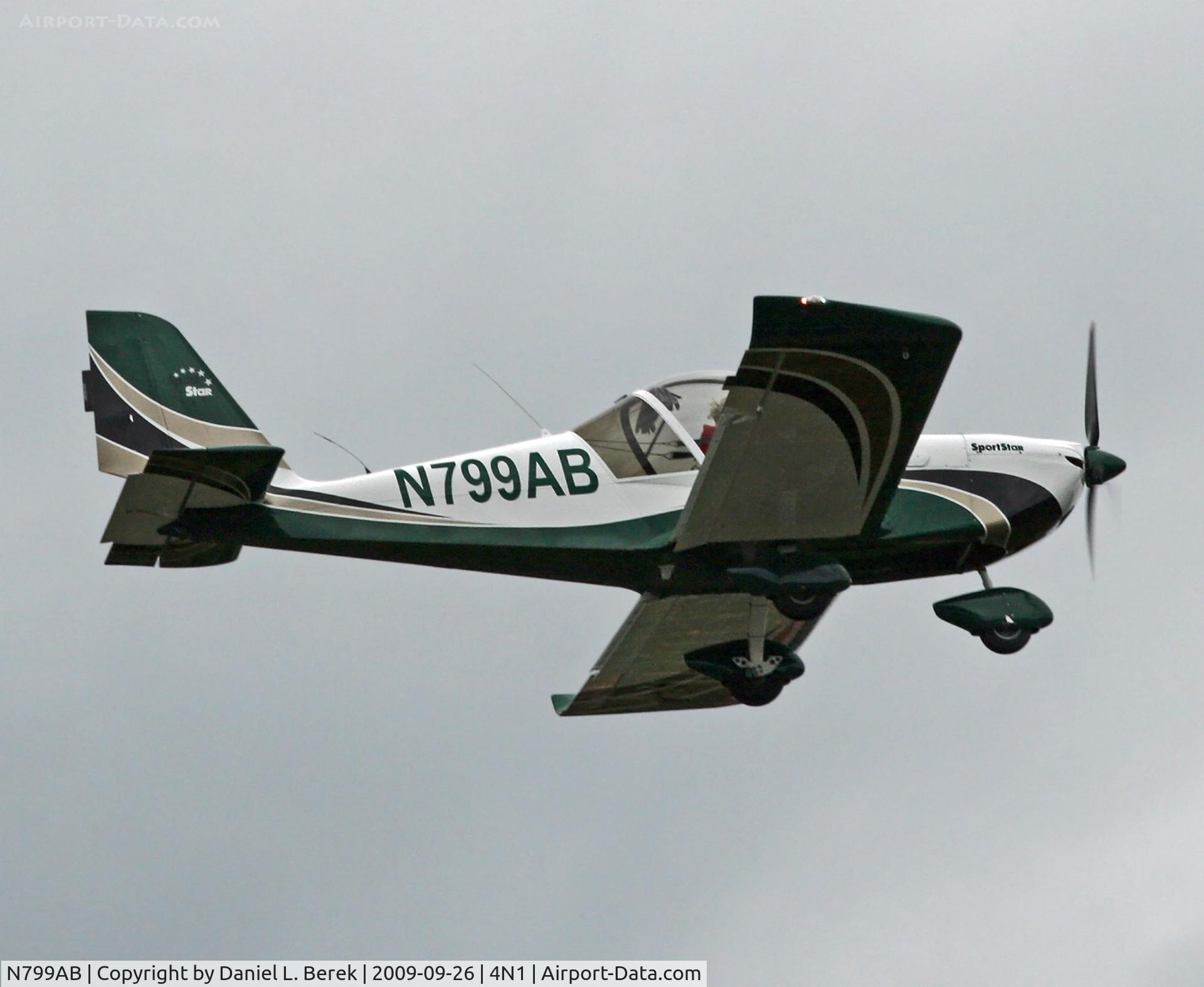 N799AB, 2006 Evektor-Aerotechnik Sportstar C/N 20060613, This little guy was a new aircraft type for me.  A nice-looking bird, if I may say so.